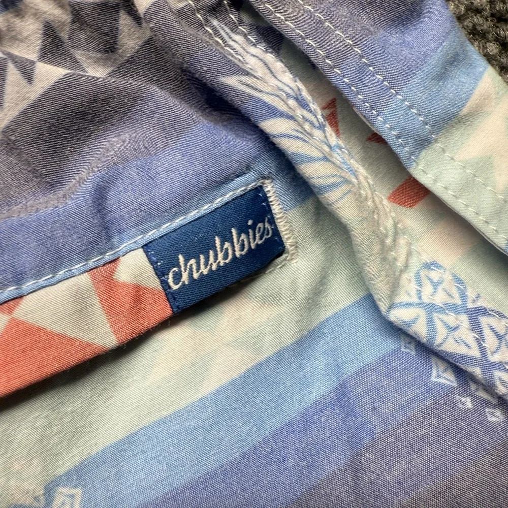 Chubbies Swim Trunks Men's M Multicolor Aztec & Pineapple Surfing 5.5